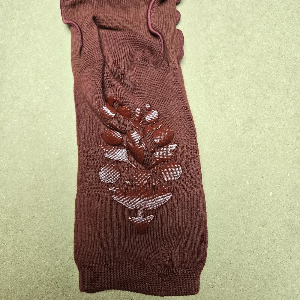 FP Movement Ruffle Knee High Grip Socks NWT Burgundy Toeless Yoga Barre Pilates